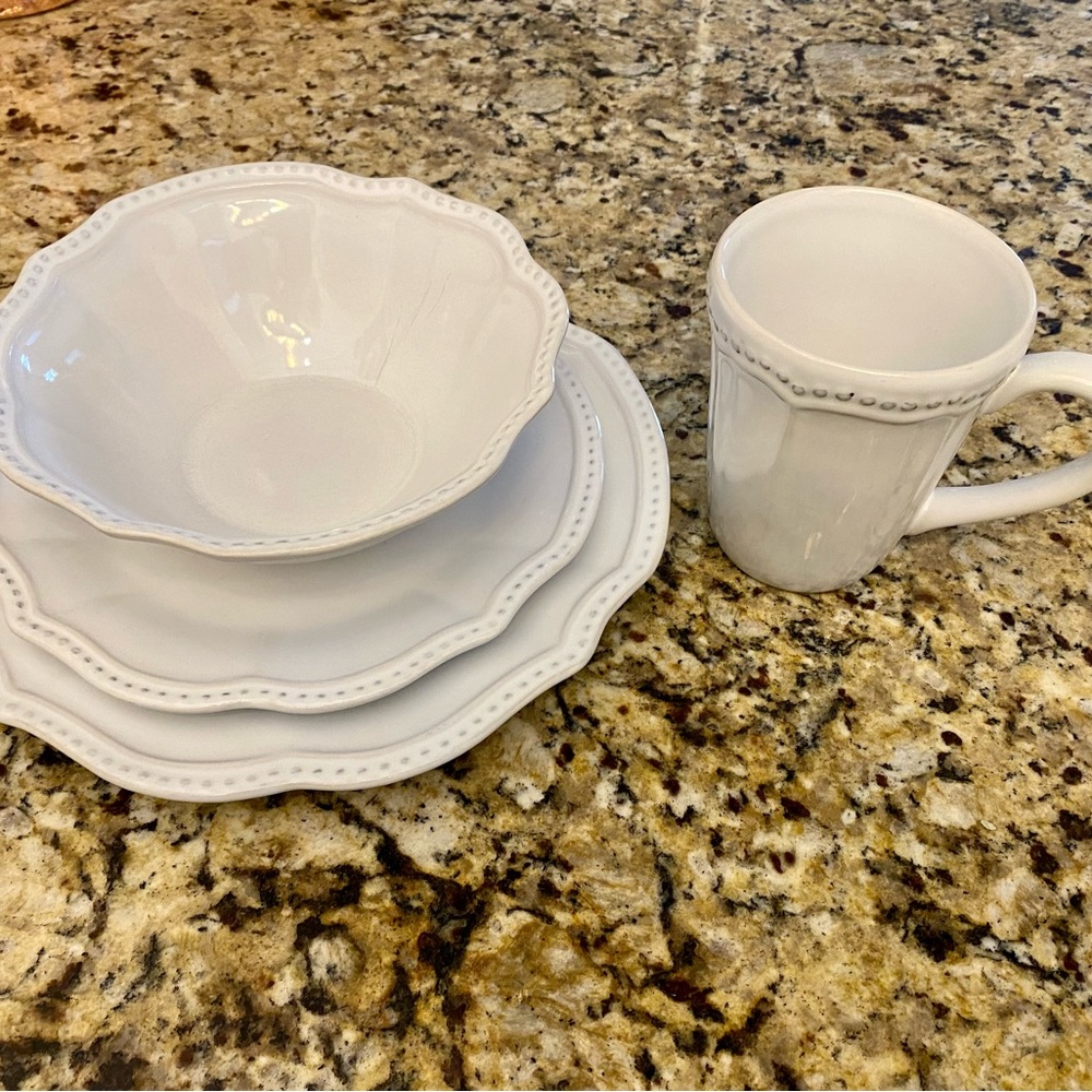 6 pottery barn Leila bowls